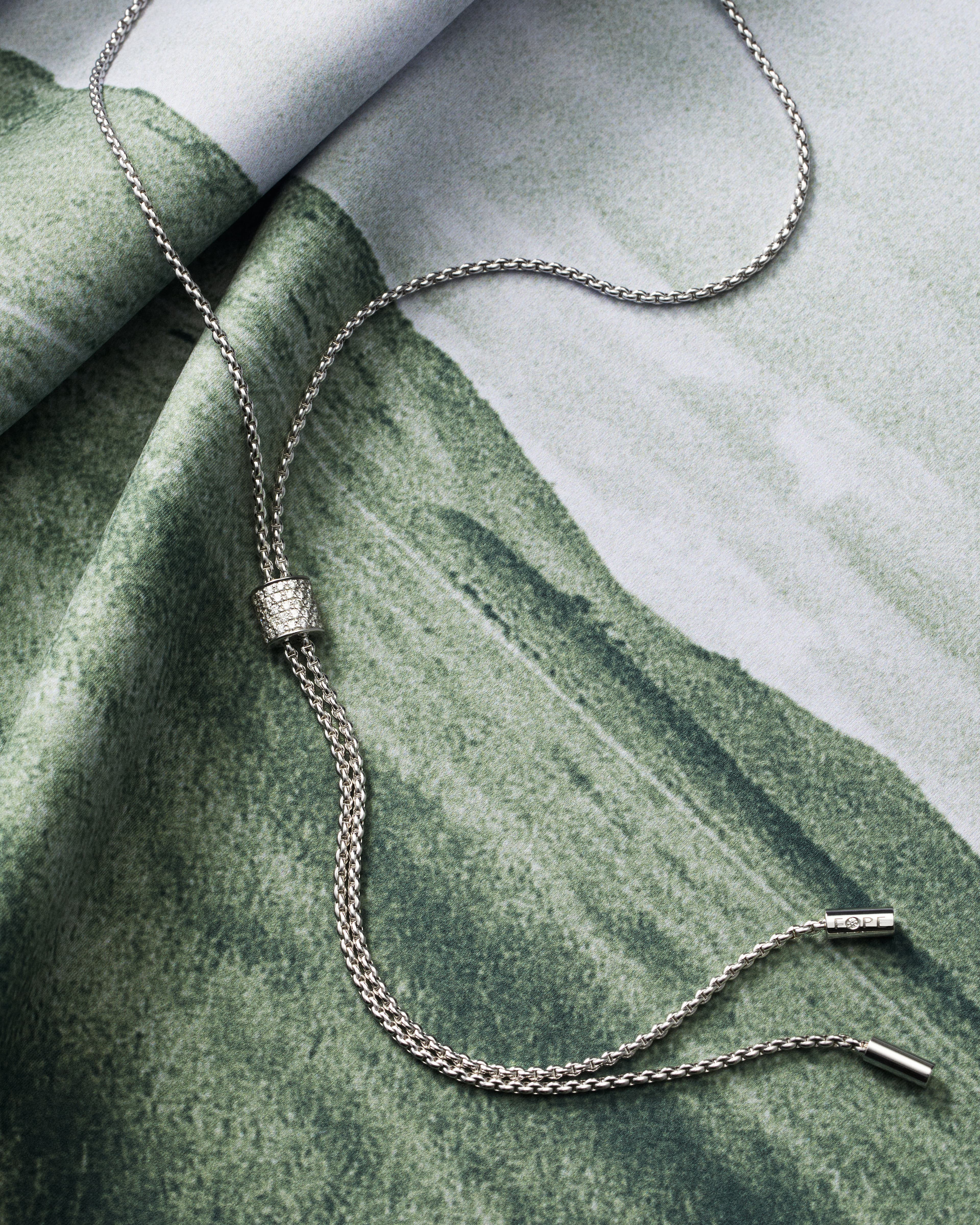30. Aria necklace_White Gold.jpg
