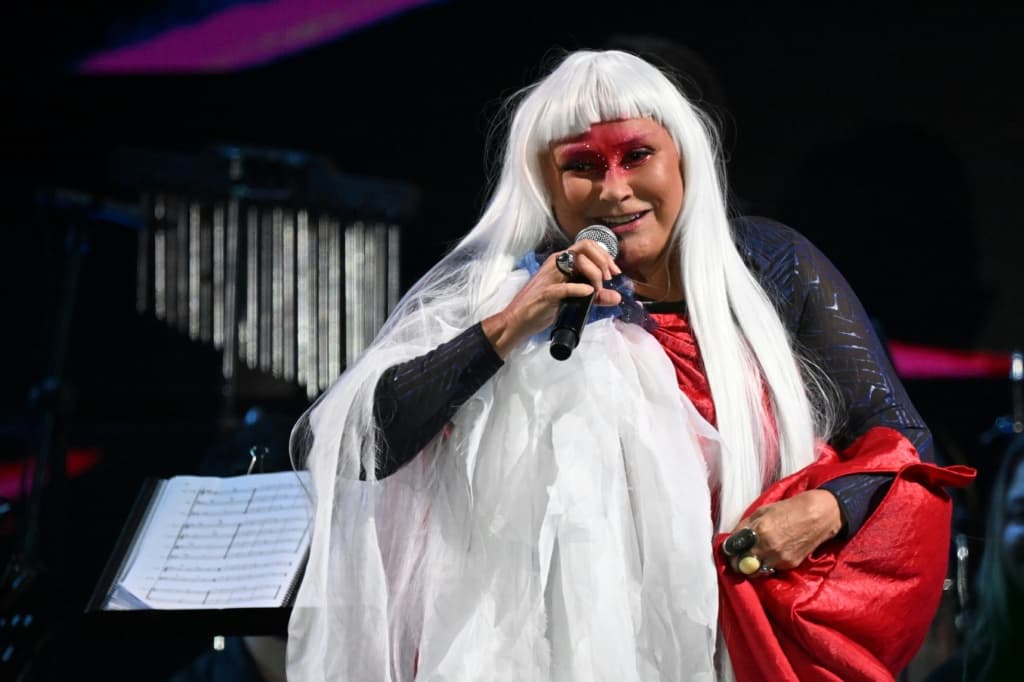 ฟาฟา เด เบเล็ม ศิลปินบราซิล ที่มีผลงานกว่า 30 อัลบั้ม และมียอดขายหลายล้าน