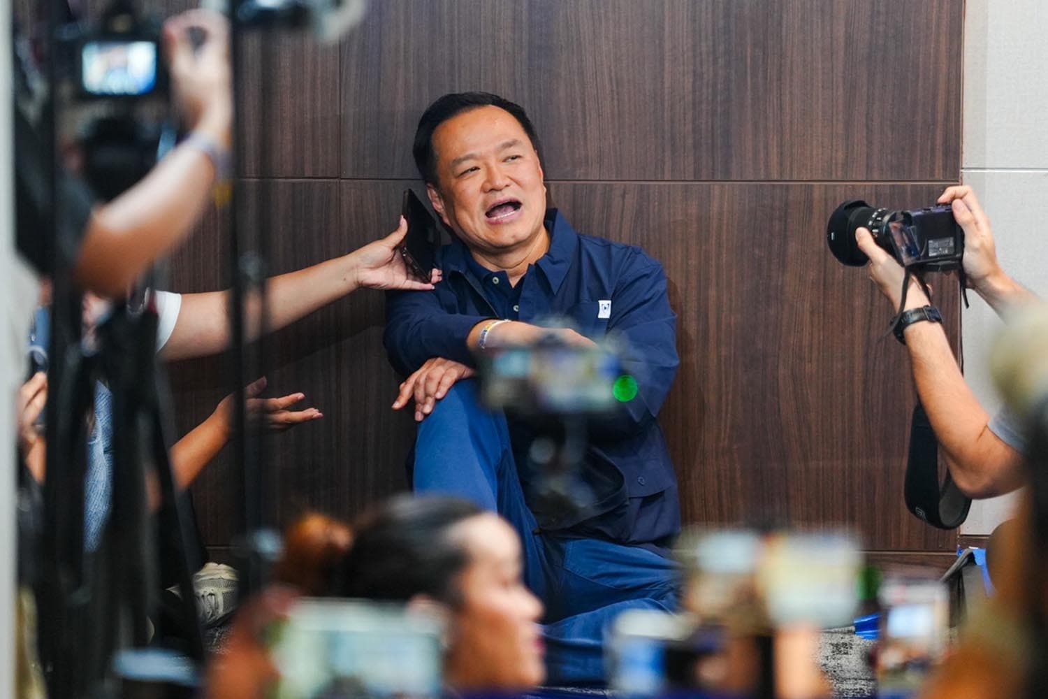 ‘อนุทิน’ ปัดตอบจับมือพรรคใด ตั้งรัฐบาล - เชิญ ‘กล้าธรรม’ หรือไม่ รอผลชัดเจนก่อน