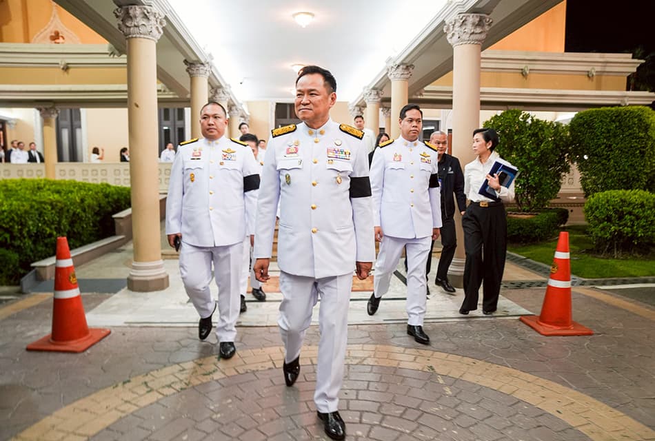 ‘ครม.อนุทิน 2’ จ่อปรับลด 'งบภาครัฐ' รื้อ 'โครงสร้างพลังงาน' ลุย 'คนละครึ่ง-สินเชื่อเกษตรกร'