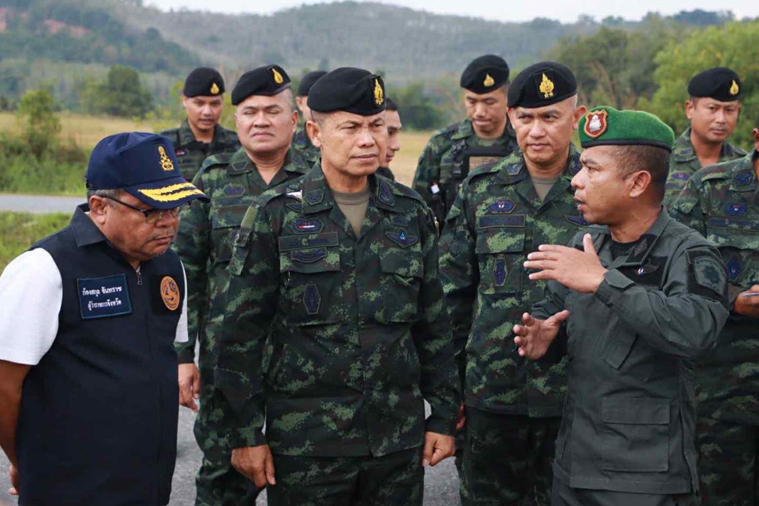 มทภ.4 ไม่ตัดปม ‘การเมือง’ ป่วน จชต. - สั่งปิดทางเข้าออกชายแดน - เคอร์ฟิว จ.นราธิวาส