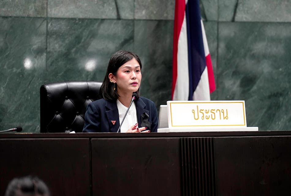 Photo Story ‘สภา กทม.’ นัดแรก เคาะ ‘เนอส ภัทราภรณ์’ นั่ง ‘ปธ.สภา กทม.’ ผู้หญิงคนแรก