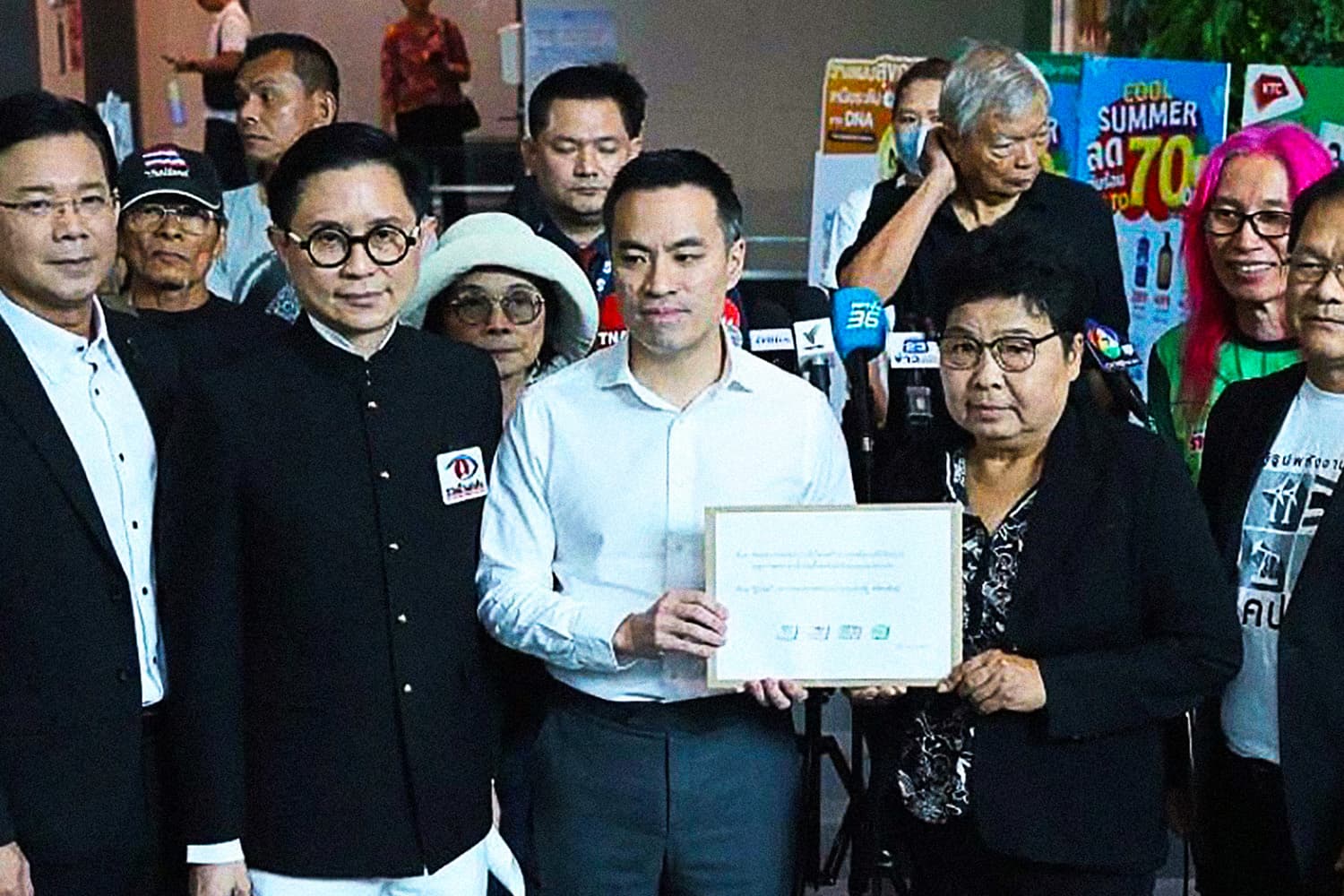 ภาคประชาชนยื่น 8 ข้อ แก้วิกฤตน้ำมันแพง