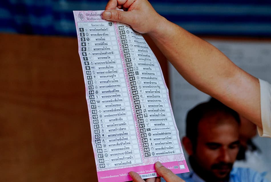 Photo Story : บรรยากาศหลังปิดหีบ’ จับตาการนับคะแนน ‘เลือกตั้งใหม่คันนายาว’