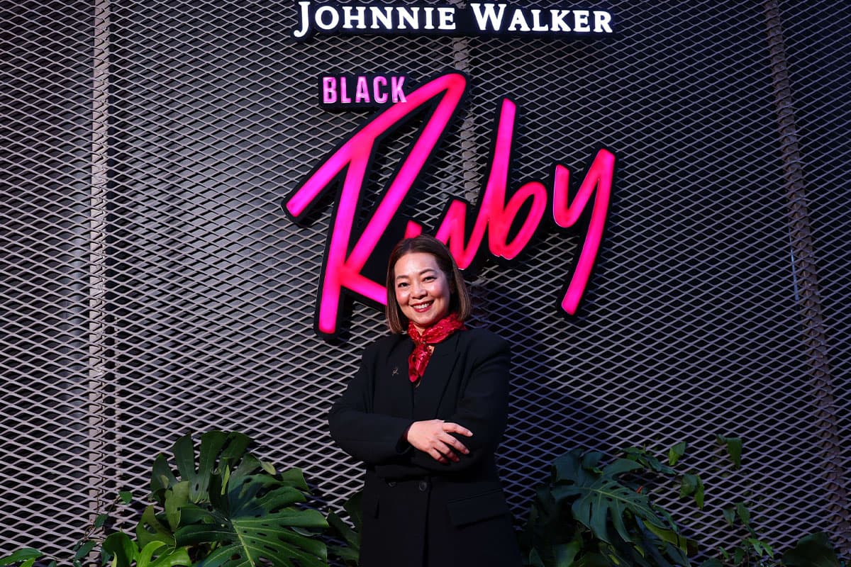 Johnnie_Walker_Black_Ruby_SPACEBAR_Photo02_03ee2499af.jpg