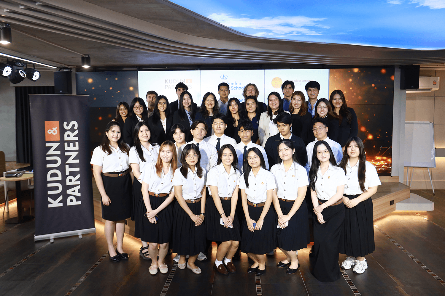 KH Academy ต้อนรับ Columbia Law School “ไอวีลีก” จากสหรัฐฯ รุกสร้างเครือข่ายงานกฎหมายอาสาระดับโลก!