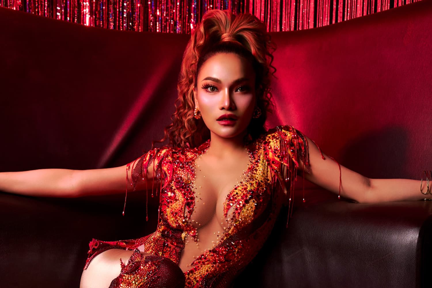 แซ่บเกินไปเลยแม่! ใหม่ พัชรี ศิลปินเบอร์แรกของ MACHg ส่งเพลง ‘สตรีมีคัน’ รับหน้าร้อนไทย