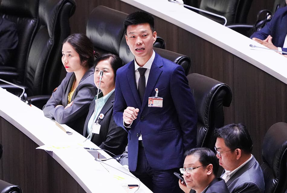 ‘ณัฐพงษ์’ ชูใช้ร่างฯ ‘พรรคส้ม’ เป็นหลัก! หมุนเข็มนาฬิกาประเทศ-ล้างมรดก คสช.