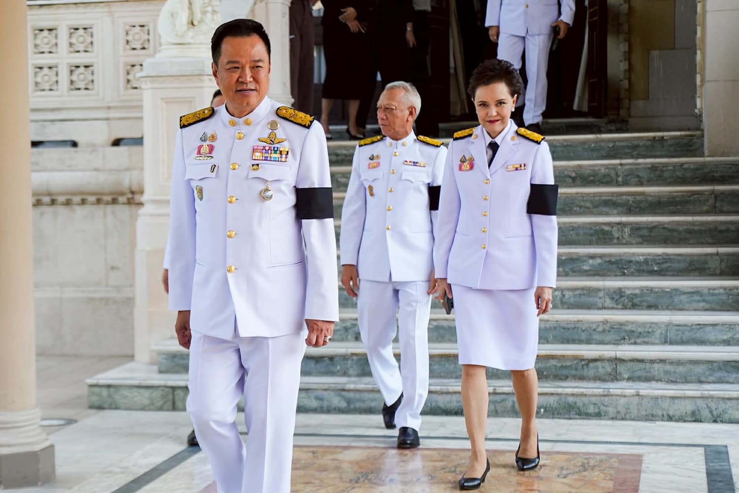 คึกคัก ‘ครม.อนุทิน 2’ เข้าทำเนียบฯ ถ่ายภาพติดบัตร ก่อนเข้าเฝ้าฯ ถวายสัตย์ฯ