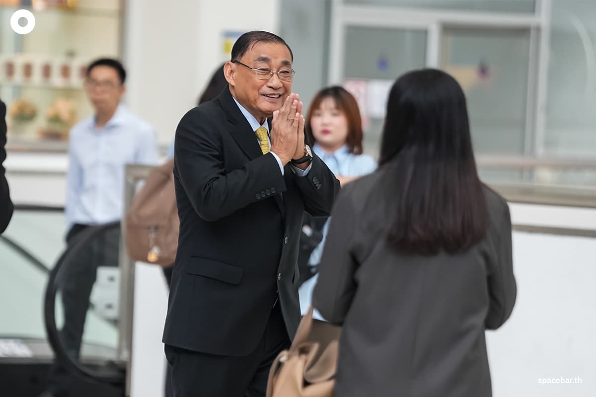 Paethongtarn-comes-to-the-Constitutional-Court-SPACEBAR-Photo05.jpg