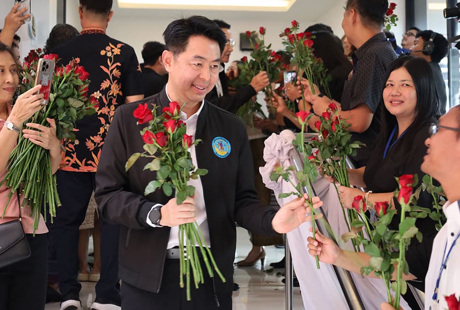 ‘เบียร์ ปรเมศวร์’ หมดวาระ นำทีมเรารักพัทยาลงพื้นที่หาเสียง ประกาศสานงานเดิม-เติมนโยบายใหม่ ลุยต่อศึกเลือกตั้งเมืองพัทยา