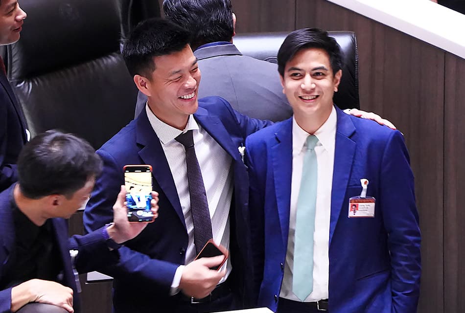 ‘ภูมิใจไทย’ พ่ายโหวต! ‘ฉบับพรรคส้ม’ พลิกชนะเป็นร่างหลักแก้ รธน.