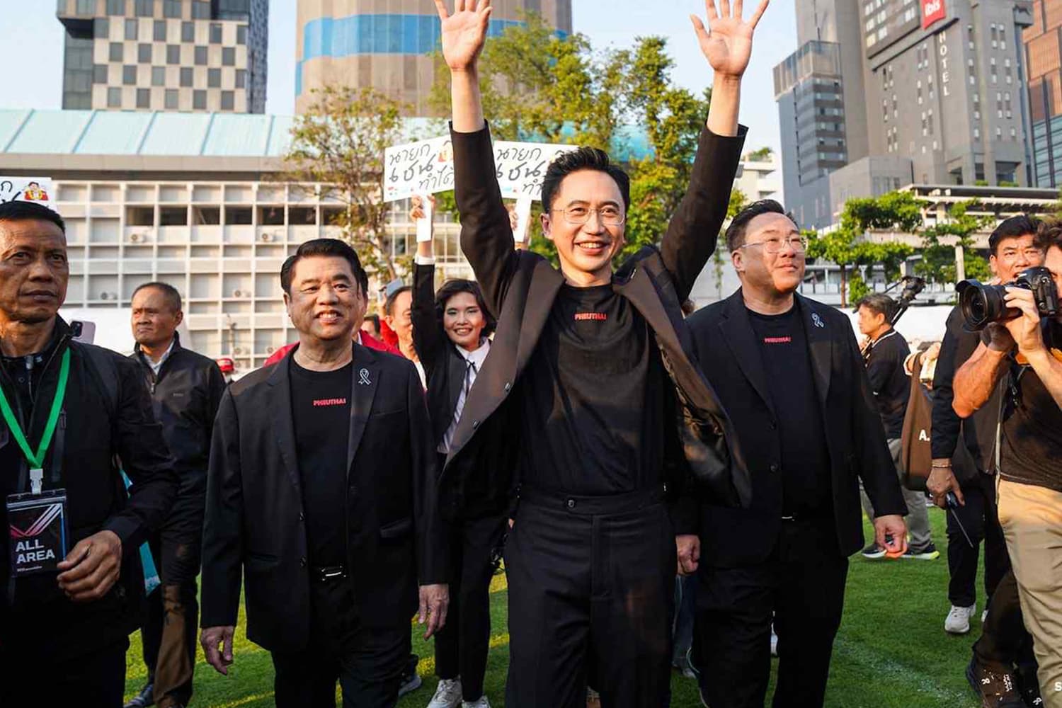 พท. ชู ‘นายกฯ เชน นักวิทย์’ ฟาด ‘คนรักชาติ แต่ไม่ได้รักหนู’ ตั้งเป้า สส. 200 ที่นั่ง