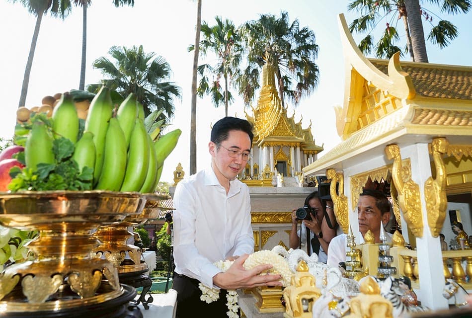 ‘ยศชนัน’ ถือฤกษ์ 09.00 น. นำทีม ‘รมต.เพื่อไทย’ ไหว้สิ่งศักดิ์สิทธิ์ทำเนียบฯ