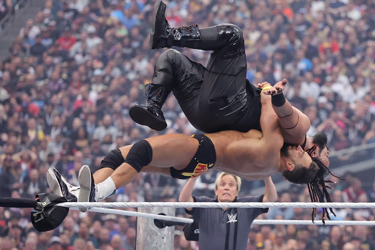 Photo_story_and_review_Wrestle_Mania_41_Night_1_SPACEBAR_Photo09_c50f8c42ad.jpg