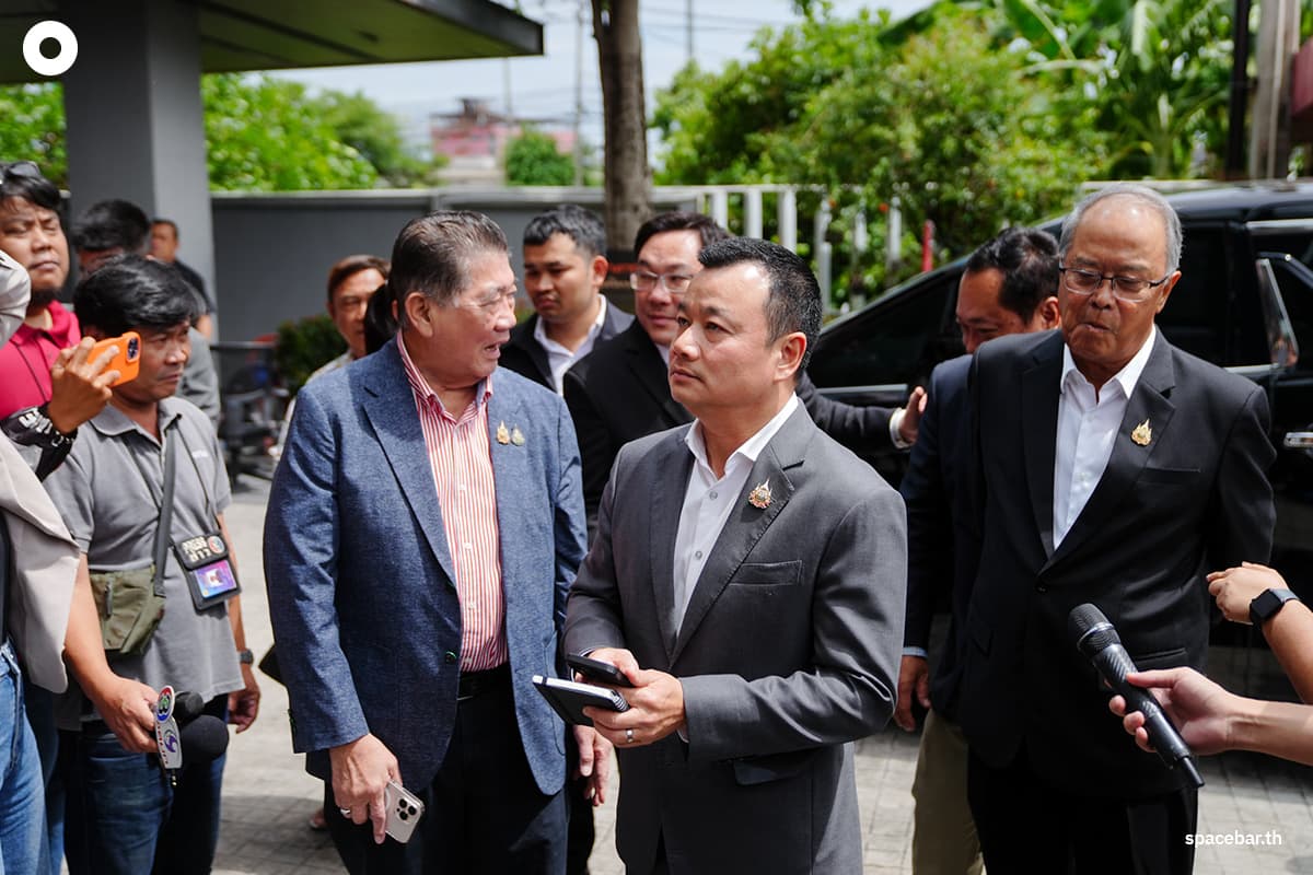 Political-parties-negotiate-the-prime-minister-vote-SPACEBAR-Photo02.jpg
