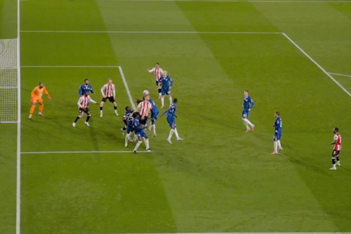 Premier-League-referee-mistake-week-4-SPACEBAR-Photo03.jpeg