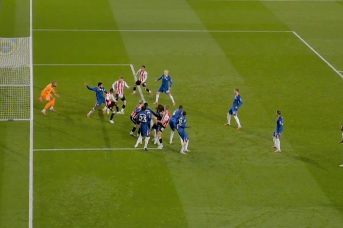 Premier-League-referee-mistake-week-4-SPACEBAR-Photo04.jpeg