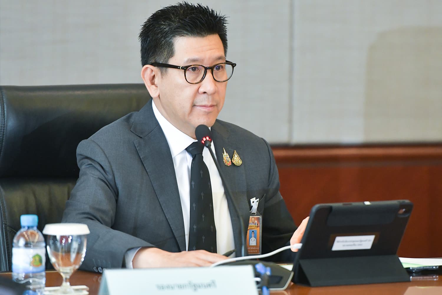 ‘นายกฯ’ จ่อตั้ง ‘เอกนิติ’ คุม ‘ศบก.’ แทน ‘พิพัฒน์’