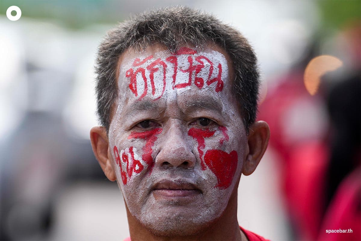 Red-Shirt-crowd-gives-support-to-Thaksin-Shinawatra-SPACEBAR-Photo03.jpg