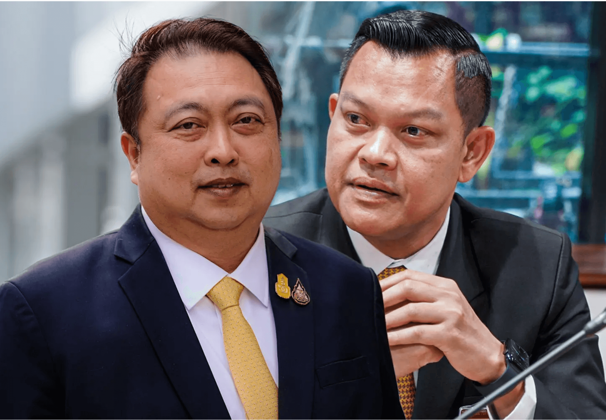 สุชาติ ชมกลิ่น  และธนกร วังบุญคงชนะ เข้าร่วมโครงการคนละครึ่งทางการเมือง