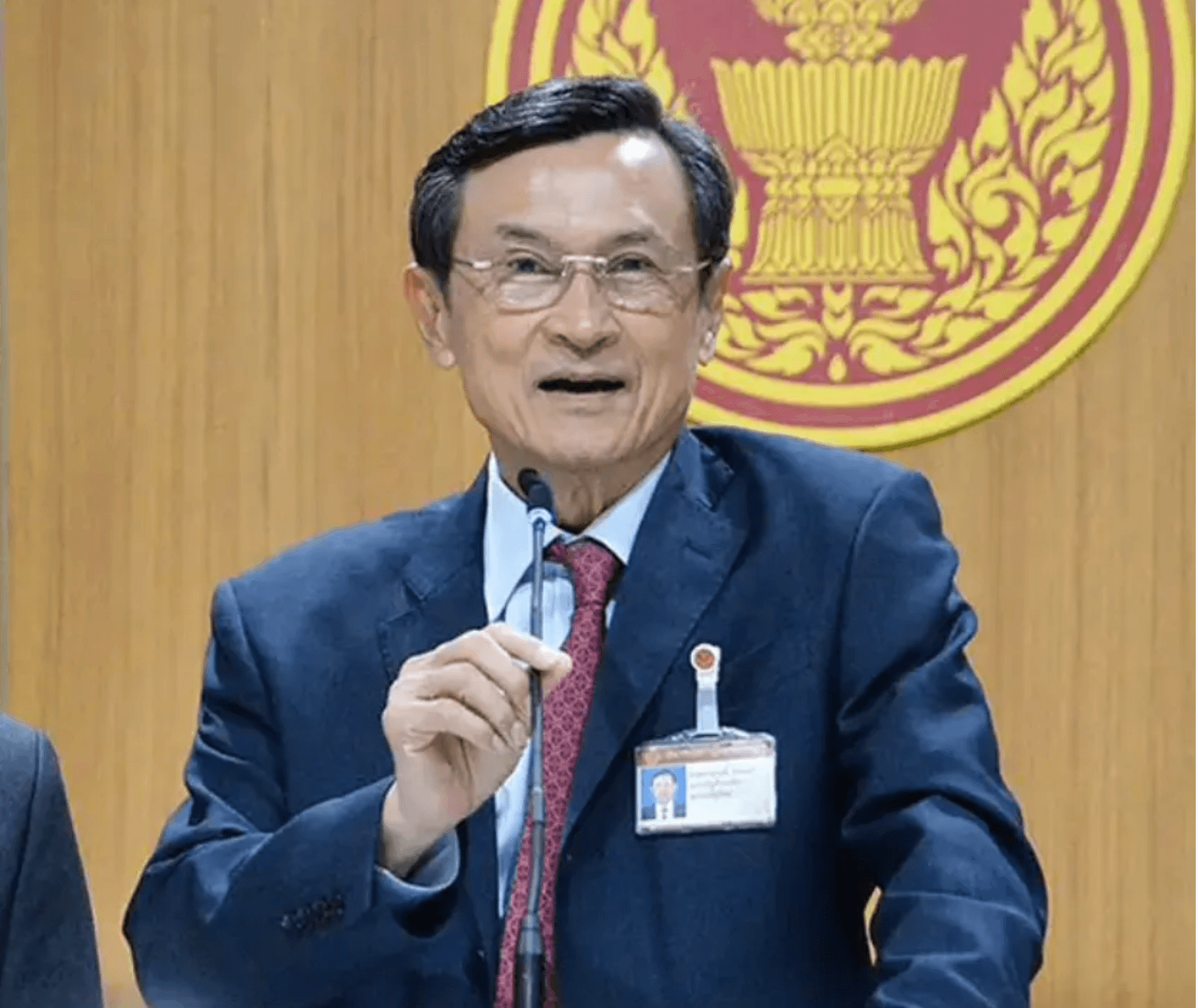 จาตุรนต์ ฉายแสง นั่งเป็นประธานยุทธศาสตร์พรรคเพื่อไทยแบบเงียบ ๆ แม้จะติดในบัญชีรายชื่อของพรรค แต่สุดท้ายก็เปลี่ยนแปลงได้ ถ้าใจไม่อยู่แล้ว