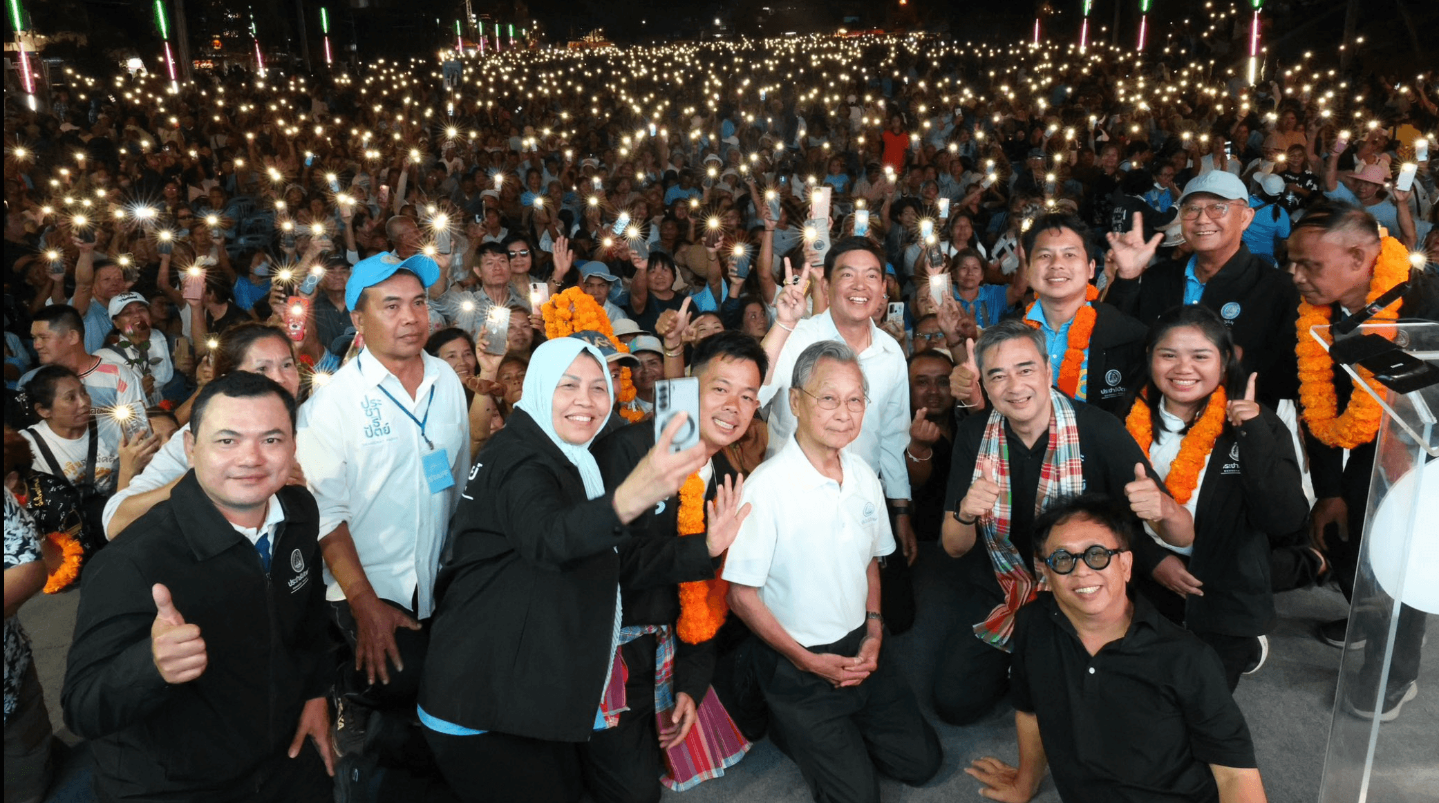 ชวน หลีกภัย อดีตหัวหน้าพรรค และนายกรัฐมนตรี  กลายเป็น สส.ยาวนานที่สุด 18 สมัยต่อเนื่อง ไม่เคยสอบตก และไม่เคยย้ายพรรค