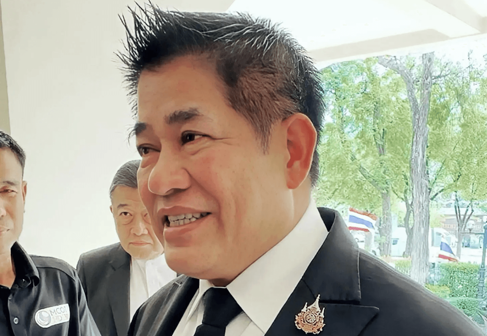 ร.อ.ธรรมนัส พรหมเผ่า  พรรคกล้าธรรม อยู่บนทางเลือกร่วมรัฐบาล หรือร่วมฝ่ายค้าน งานนี้หากต้องการบรรลุเป้าหมาย ต้องเหนื่อยกว่าทุกครั้งที่ผ่านมา