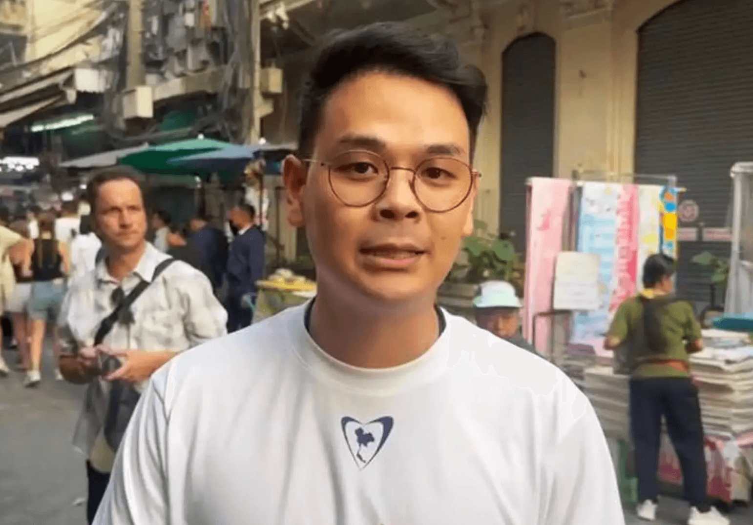 เลขาธิการพรรคภูมิใจไทย ไชยชนก ชิดชอบ เริ่มก่อร่าง สร้างบารมีทางการเมือง เริ่มจาก กลุ่มลูกเทพ ที่รวมคนรุ่นใหม่  และเป็นความหวังในการสานต่อจากคนรุ่นเก่า