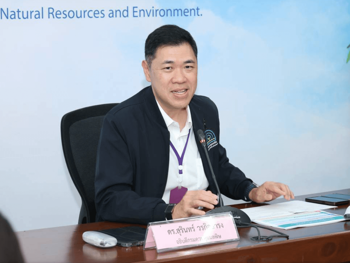 สุรินทร์ วรกิจธำรง อธิบดีกรมควบคุมมลพิษ จัดงานแถลงข่าวด่วนหลังมีผลสำรวจว่า หน่วยงานที่เขาควบคุมถูกระบุว่ามีเรื่องสินบนสูงสุด