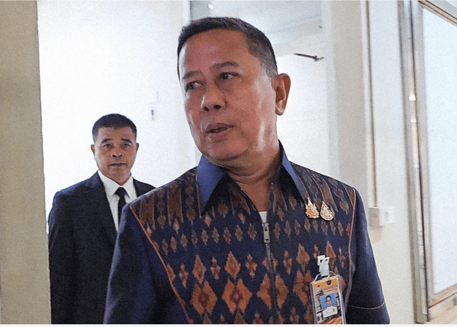 พล.ท.อดุลย์ บุญธรรมเจริญ รมว.กลาโหม มีคำสั่งเตรียมความพร้อม และตรึงกำลังชายแดนไทยกัมพูชา หลังเกิดเหตุปืนลั่นบ่อยครั้ง
