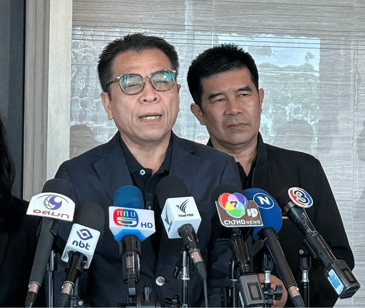 แสวง บุญมี เลขาธิการ กกต. เปรียบเทียบว่า ความรู้สึกของประชาชนไปเร็วกว่าข้อเท็จจริง กรณีคดีฮั้ว สว.ที่จะครบ 2 ปีเร็ว ๆ นี้