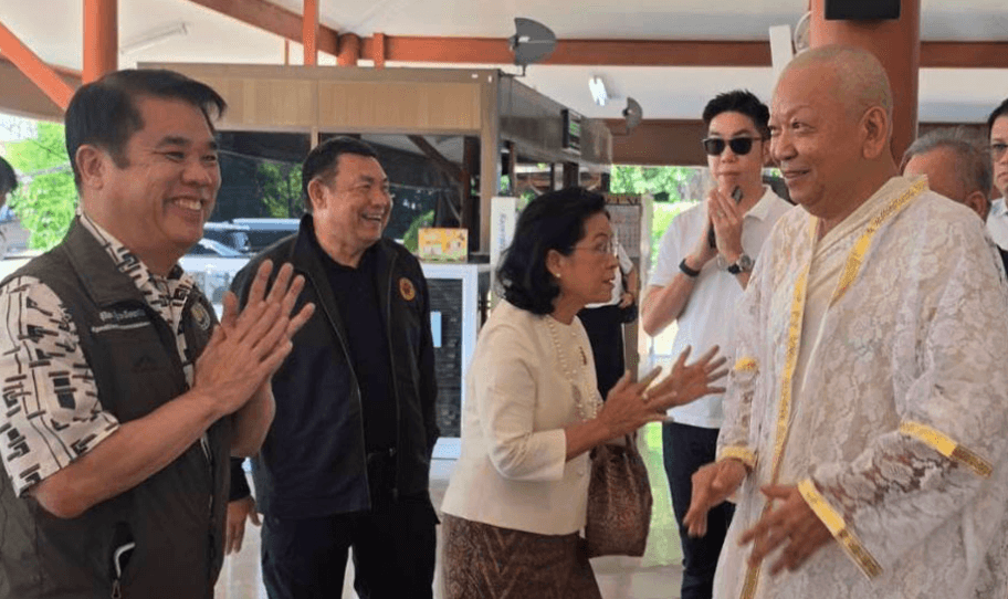 แม้จะมีปัญหาสุขภาพต้องเข้าโรงพยาบาล แต่รัฐมนตรีเกษตร สุริยะ จึงรุ่งเรืองกิจ ก็ไม่พลาดไปงานอุปสมบทราเชน ศิลปะรายะ อดีตอธิบดีกรมฝนหลวงและการบินเกษตร เหมือนรักกันมายาวนาน
