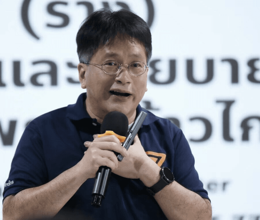 ‘อ.ต้น’ เดชรัต สุขกำเนิด  อดีตอาจาร์ยมหาวิทยาลัย เข้ามารับตำแหน่งโฆษกผู้น้ำฝ่ายค้าน เพื่อเพิ่มสาระข่าวสารให้กับหัวหน้าเท้ง 