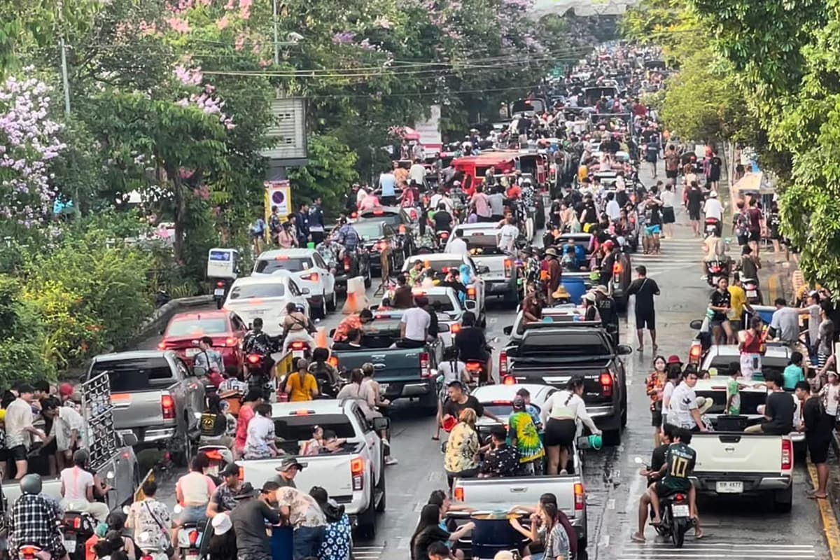 Songkran_Chiang_Mai_New_Year_Festival_SPACEBAR_Photo03_e4522bdd4d.jpg