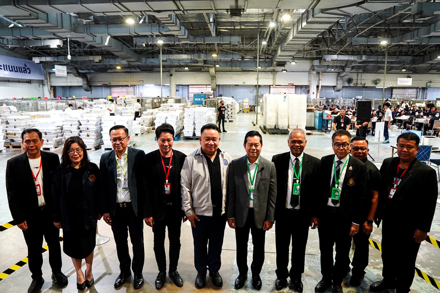 Photo Stroy : ‘กกต.-ปณ.’ ร่วมคัดแยก  ‘บัตรเลือกตั้งล่วงหน้า’