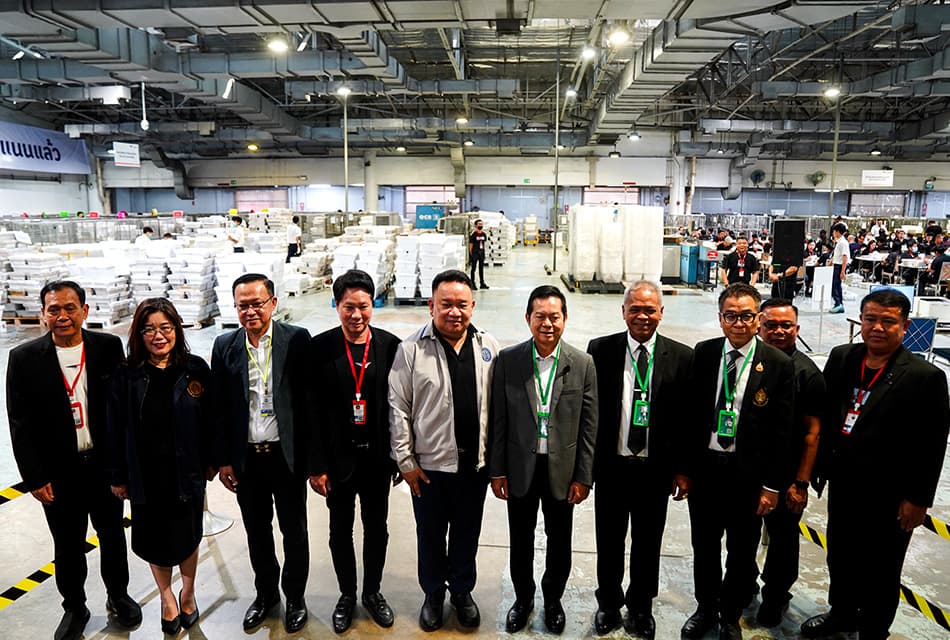 Photo Stroy : ‘กกต.-ปณ.’ ร่วมคัดแยก  ‘บัตรเลือกตั้งล่วงหน้า’