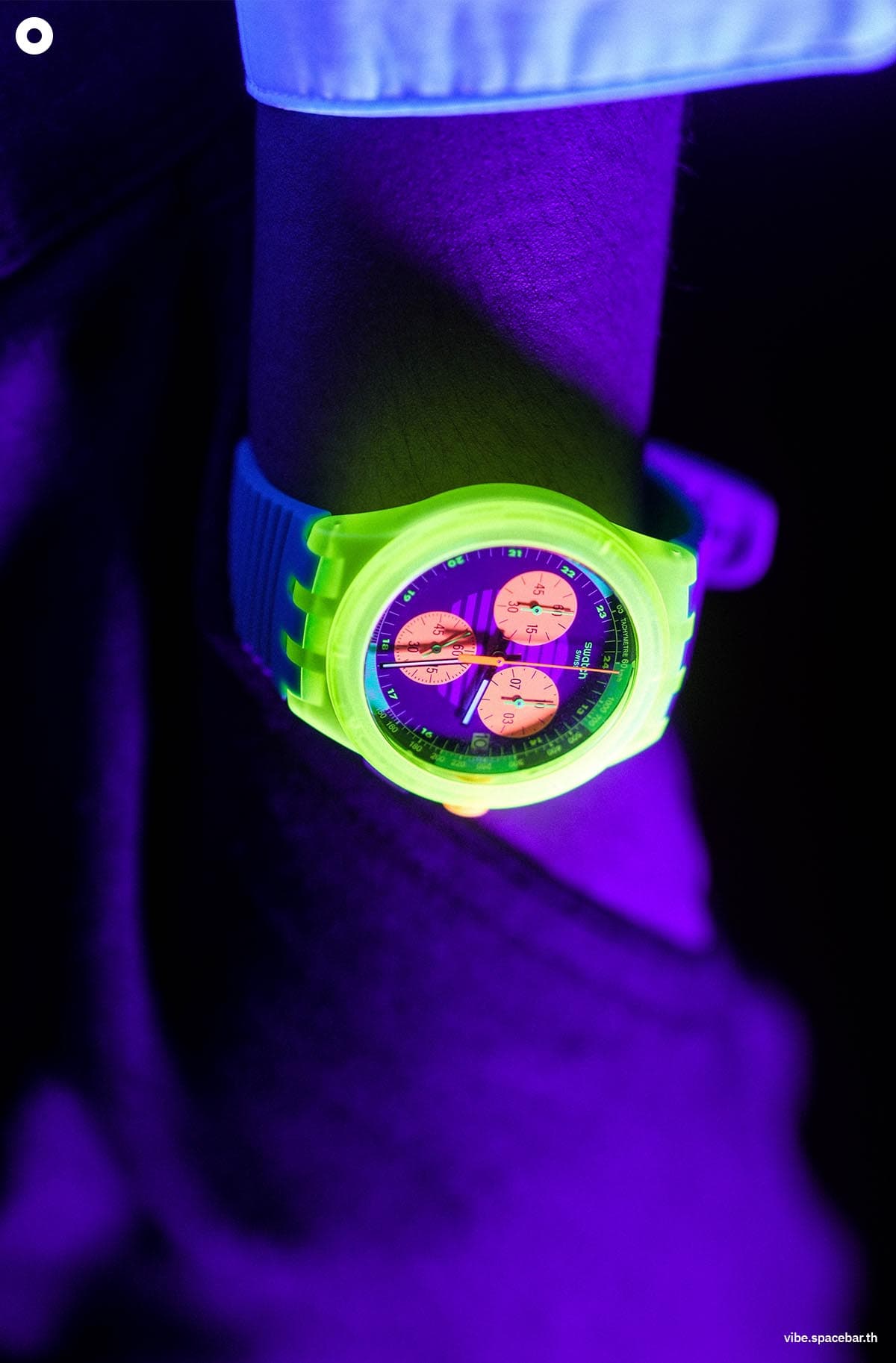 Swatch_Neon_Collection_SPACEBAR_Photo02_608b601f43.jpg