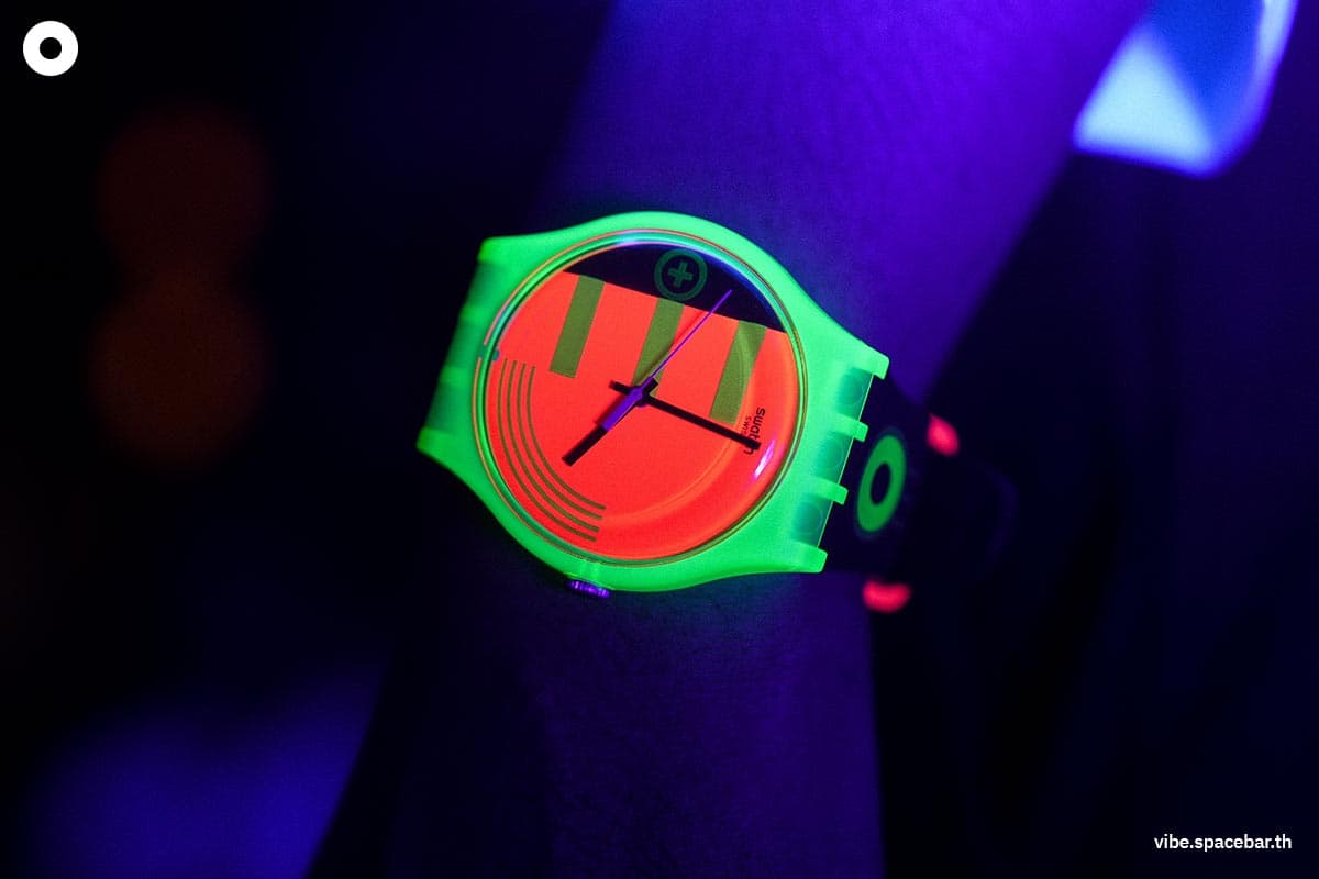 Swatch_Neon_Collection_SPACEBAR_Photo05_e485e0fe31.jpg