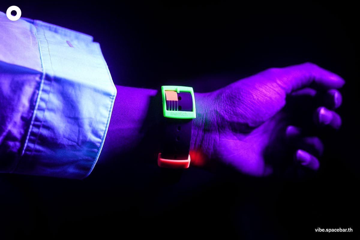 Swatch_Neon_Collection_SPACEBAR_Photo06_b43ef79802.jpg