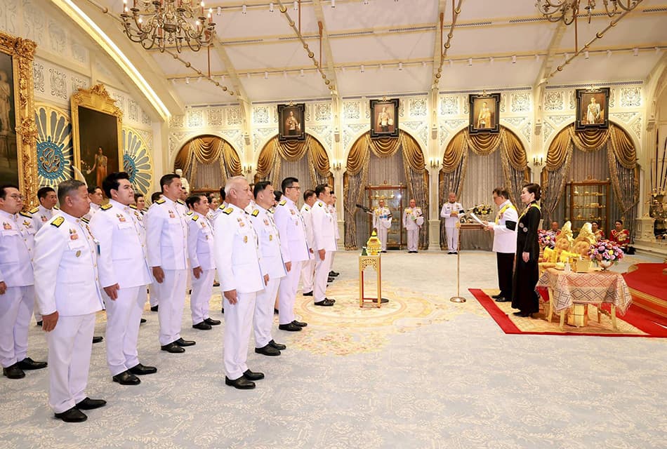 ‘ในหลวง-พระราชินี’ พระราชทานพระบรมราชวโรกาสให้ ‘ครม.อนุทิน 2’ เข้าเฝ้าฯ ถวายสัตย์ปฏิญาณ