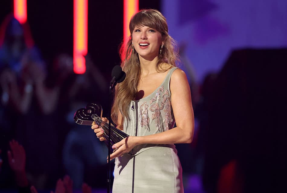 รับจนเมื่อยมือ! Taylor Swift คว้า 7 รางวัลจาก iHeartRadio Music Awards 2026