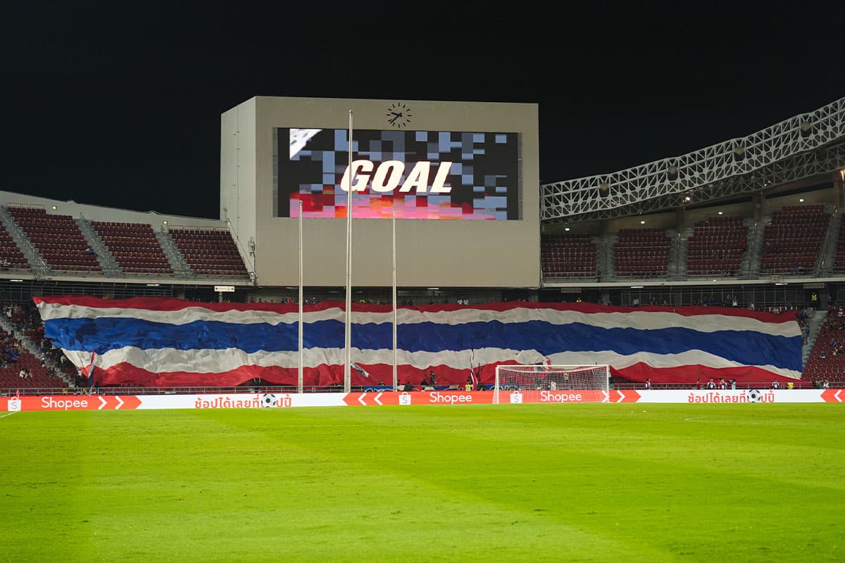 Thailand_national_team_after_AFF_final_1st_leg_SPACEBAR_Photo01_637fdad89a.jpg