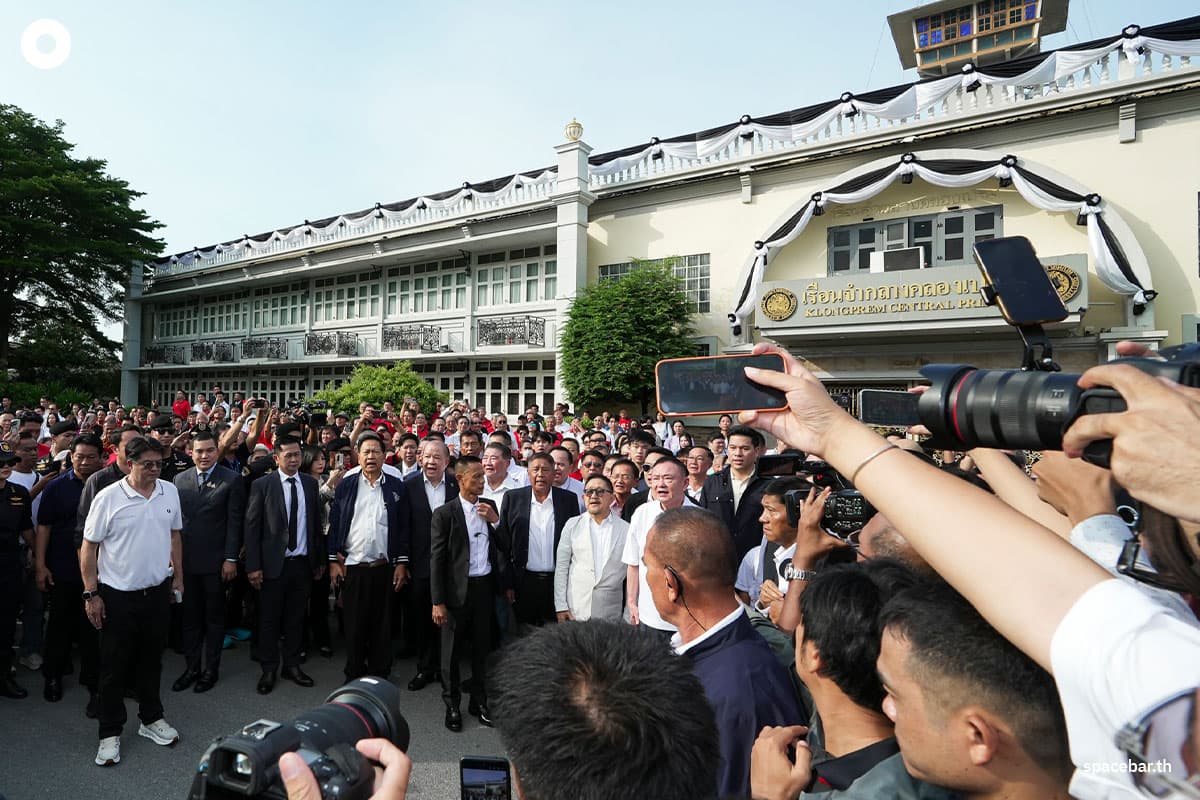 Thaksin-11May26-SPACEBAR-Photo05.jpg