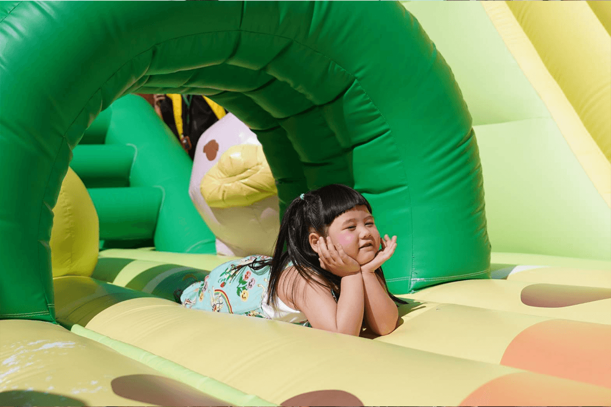 PhotoStory-“น้องเกล” ควง “แม่ชม” ฉลองวันเด็กกับ “The Iconic Children’s Playground 2026: Funtastic Playland” ที่ไอคอนสยาม