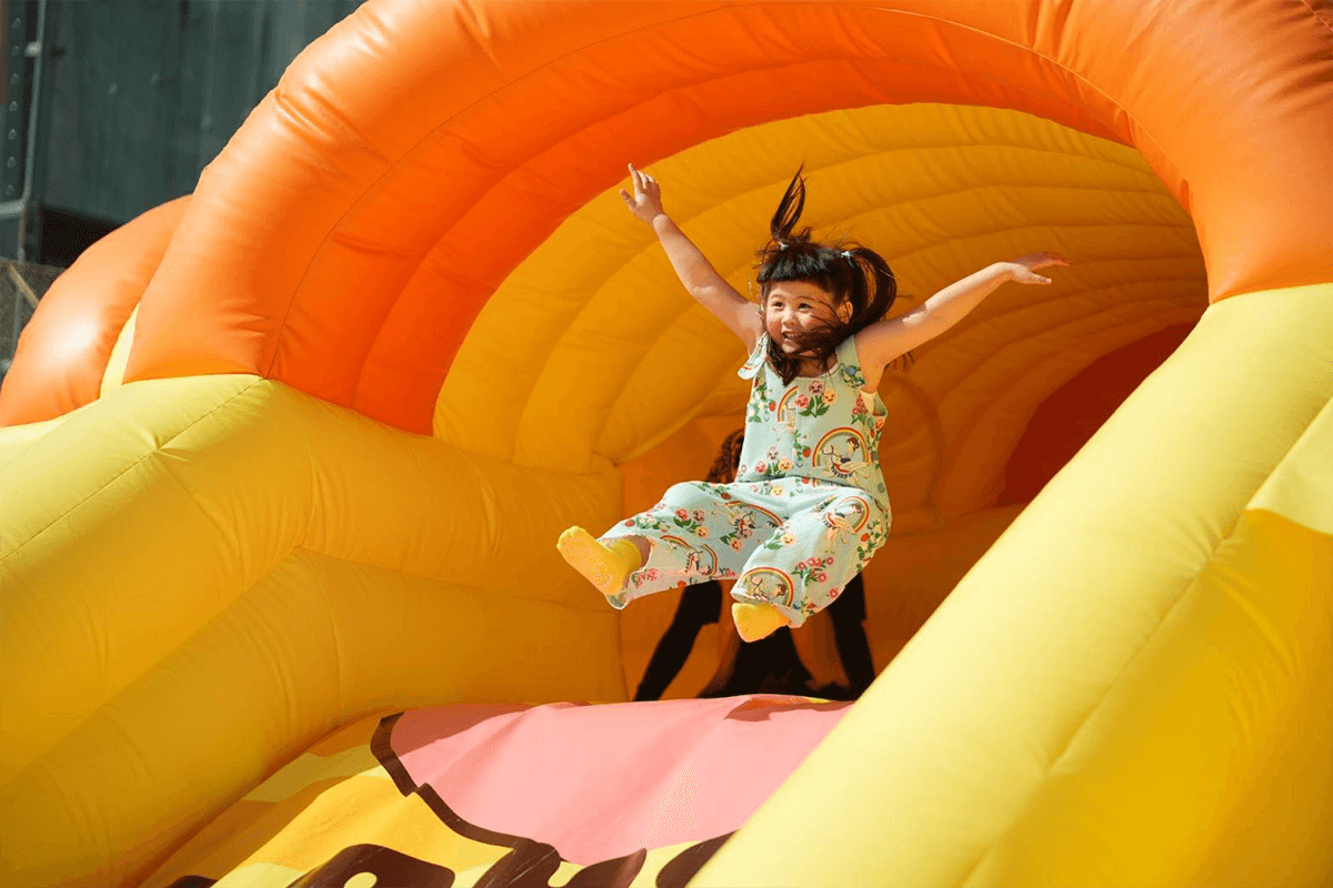 PhotoStory-“น้องเกล” ควง “แม่ชม” ฉลองวันเด็กกับ “The Iconic Children’s Playground 2026: Funtastic Playland” ที่ไอคอนสยาม