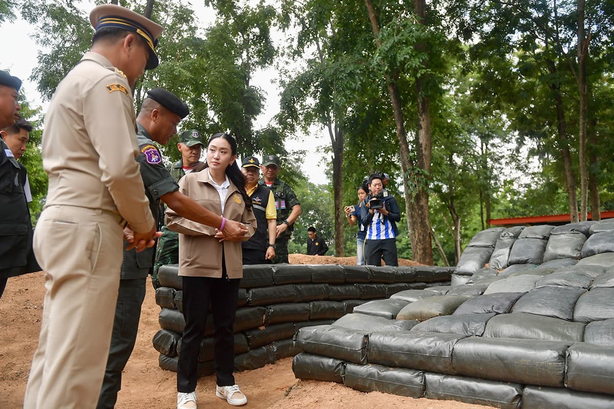 The-Prime-Minister-went-to-the-Thai-Cambodian-border-SPACEBAR-Photo03.jpg