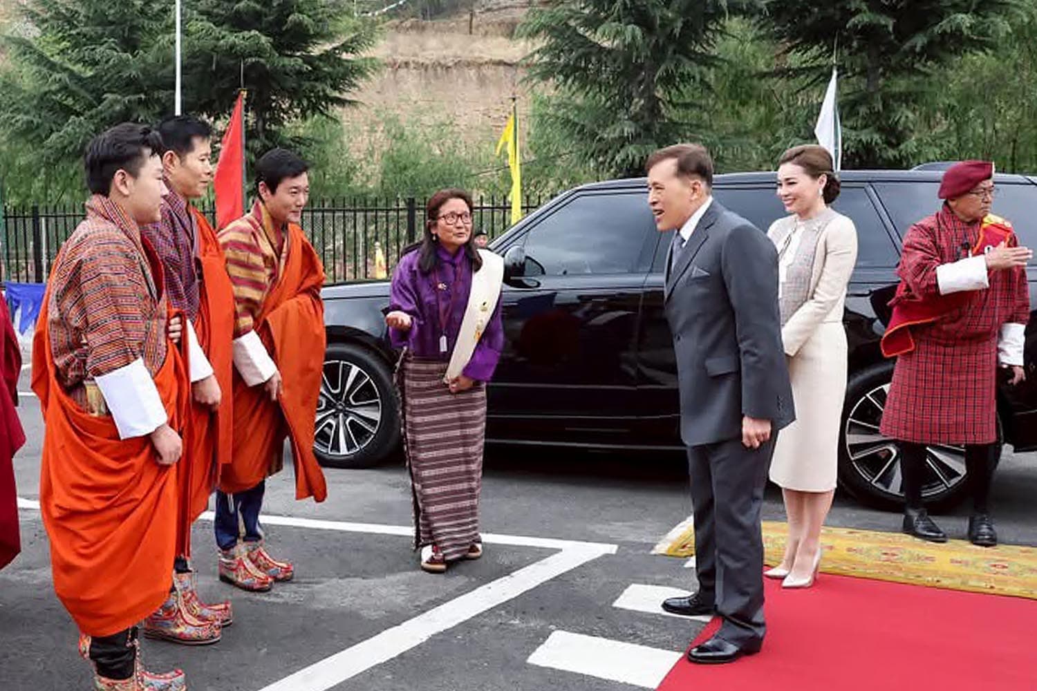 The_King_and_Queen_visit_Bhutan_SPACEBAR_Hero_1d1f612956.jpg