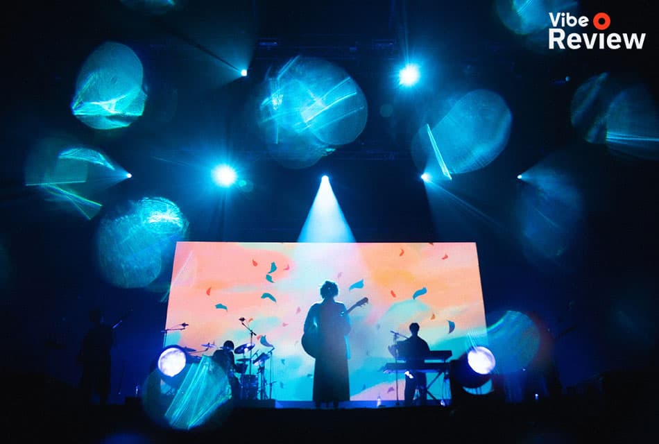 VIBE REVIEW: คอนเสิร์ตสุดลึกลับที่พาทุกคนดำดิ่งไปกับโชว์สุดมันส์จากศิลปินผู้ไม่เปิดเผยตัวตนใน  ‘natori ASIA TOUR 2025 in Bangkok’