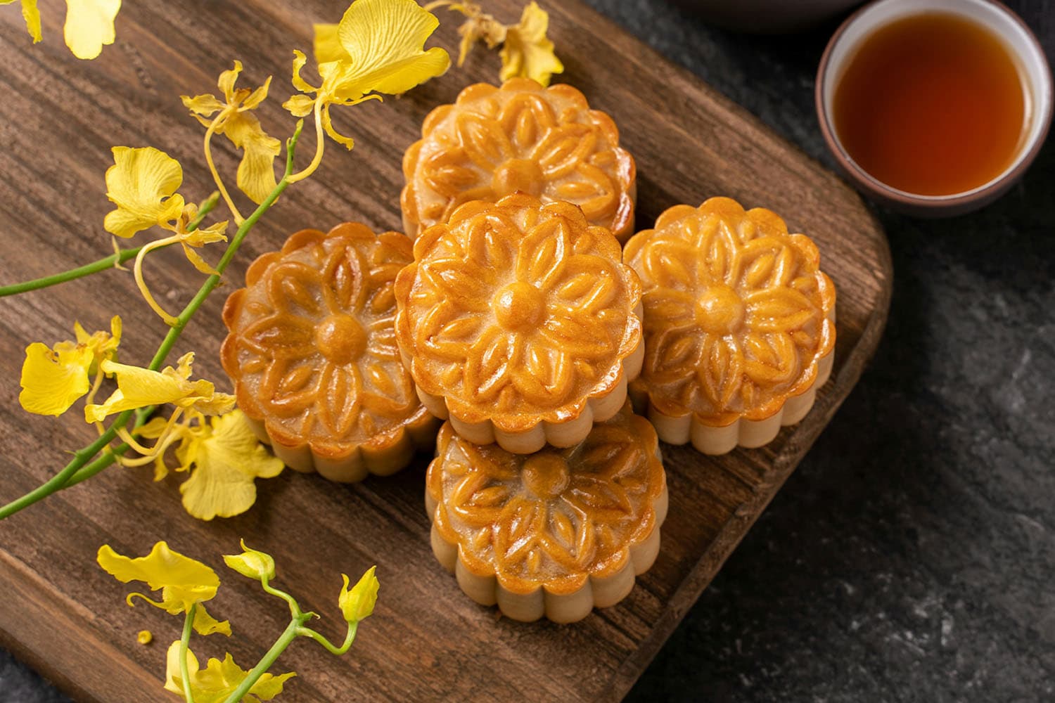 ทำไม “วันไหว้พระจันทร์” ถึงถูกเรียกว่า “วันสมหวังในความรักแห่งชาติ”